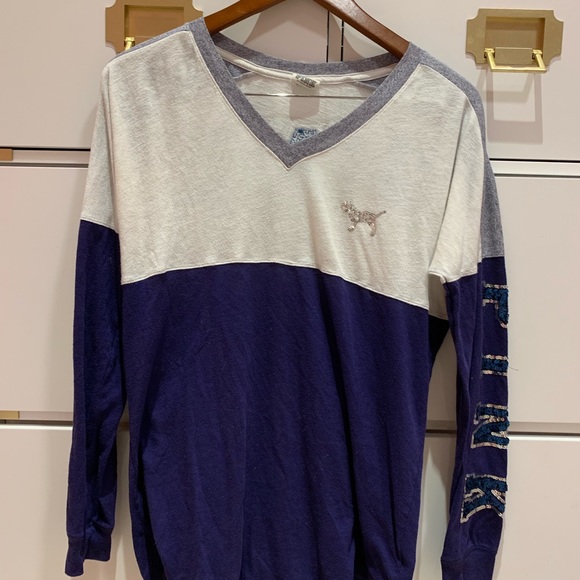 pink vs long sleeves top - Picture 1 of 2